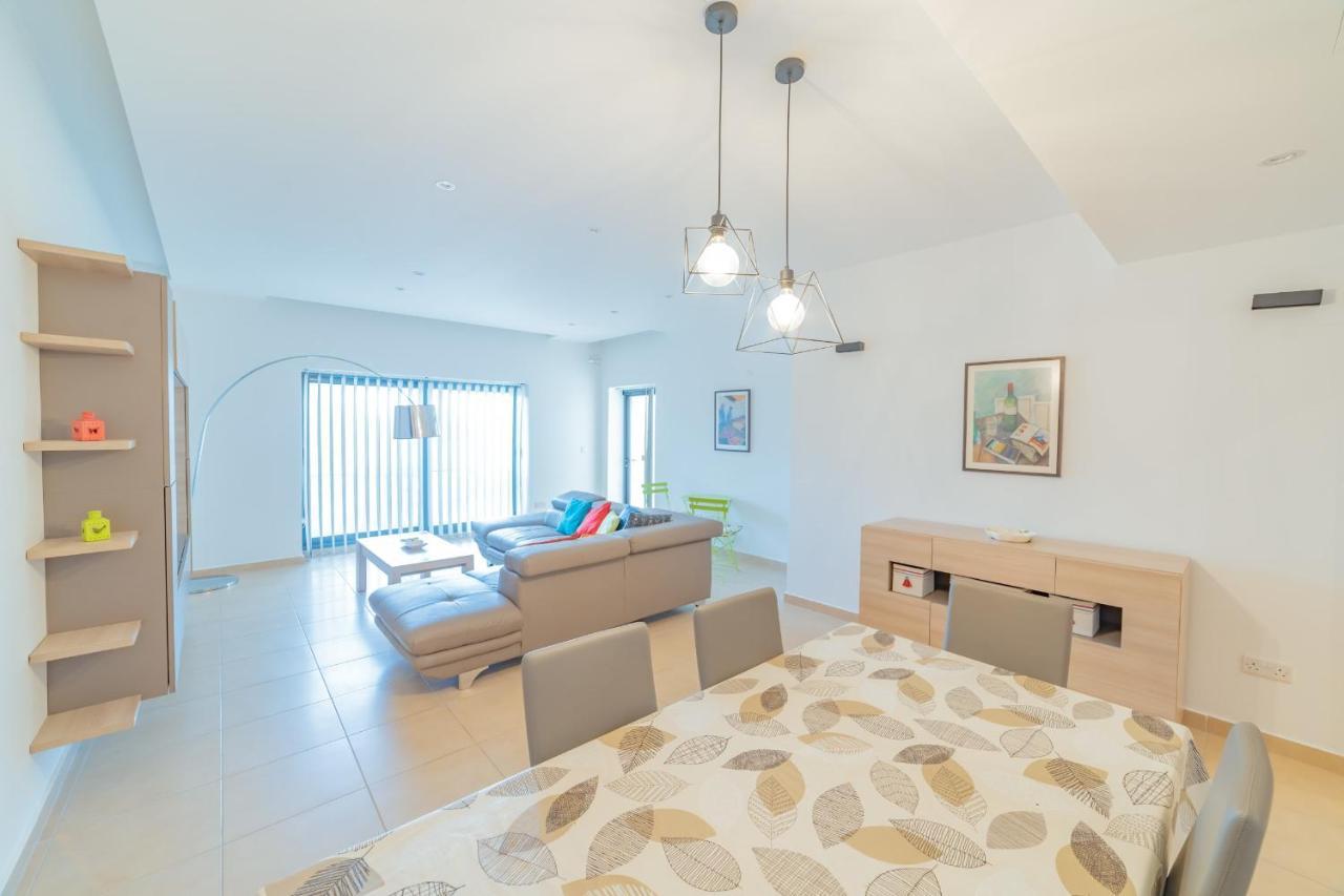Luxury Seaview & Pool-Hosted By Sweetstay Mellieħa Kültér fotó
