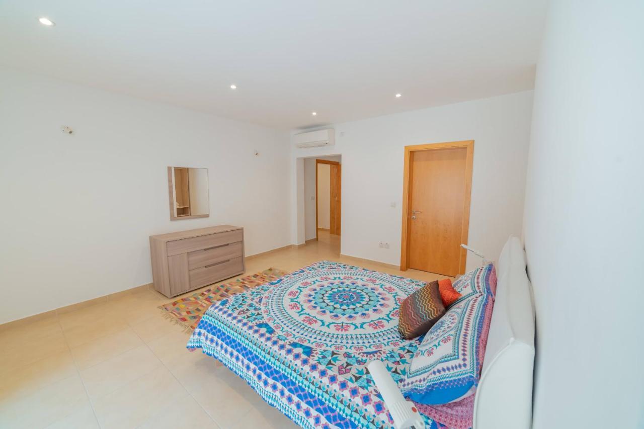 Luxury Seaview & Pool-Hosted By Sweetstay Mellieħa Kültér fotó