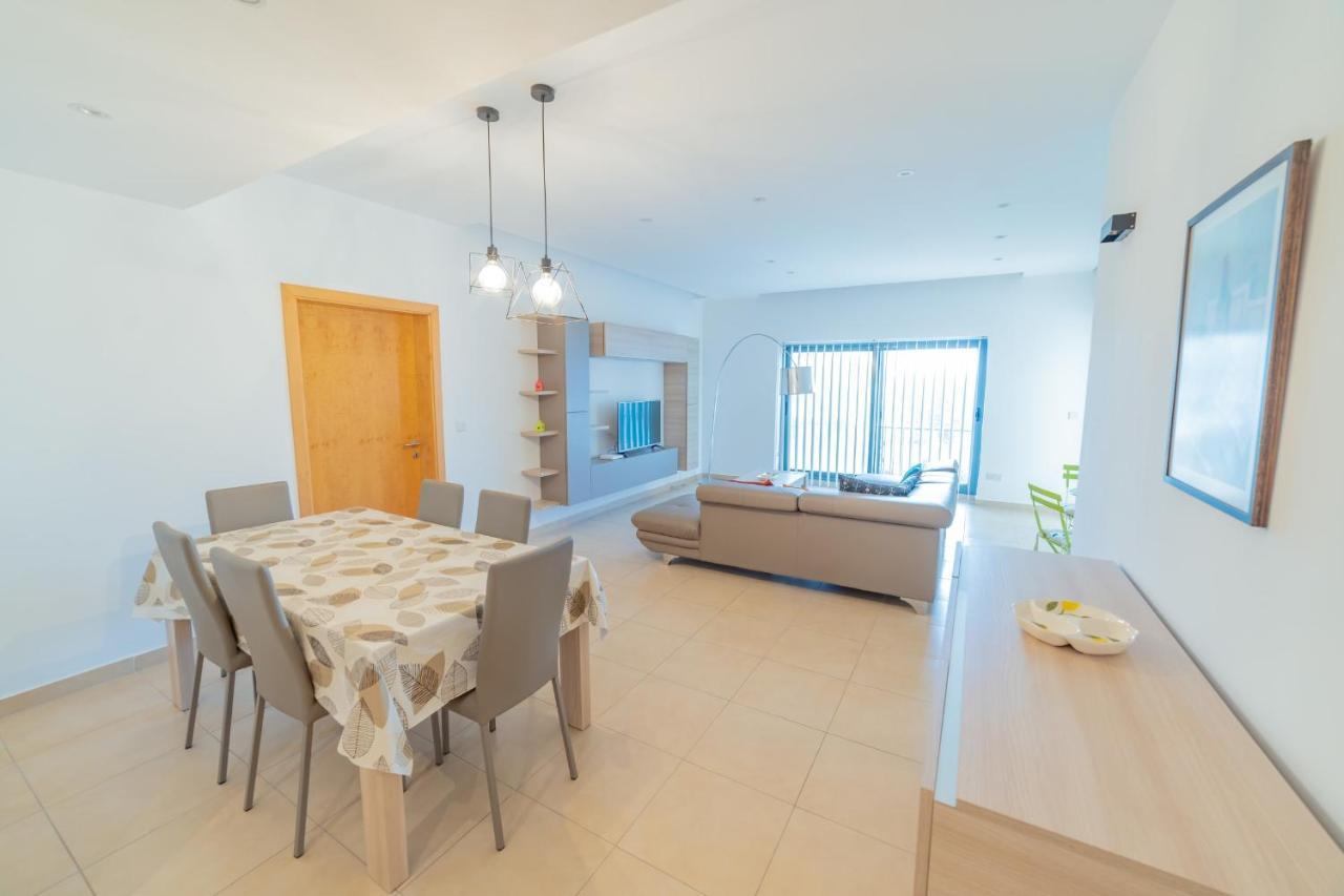 Luxury Seaview & Pool-Hosted By Sweetstay Mellieħa Kültér fotó